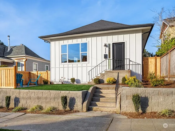 2326 N 61st Street, Seattle, WA 98103
