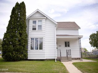 624 Pine St, Crookston, MN 56716