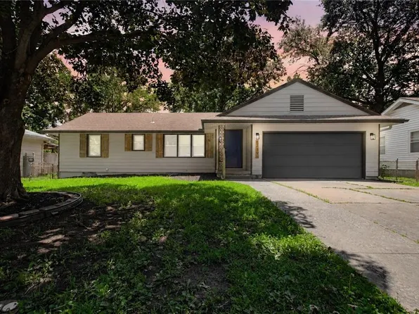 8219 E 85th Ter, Raytown, MO 64138