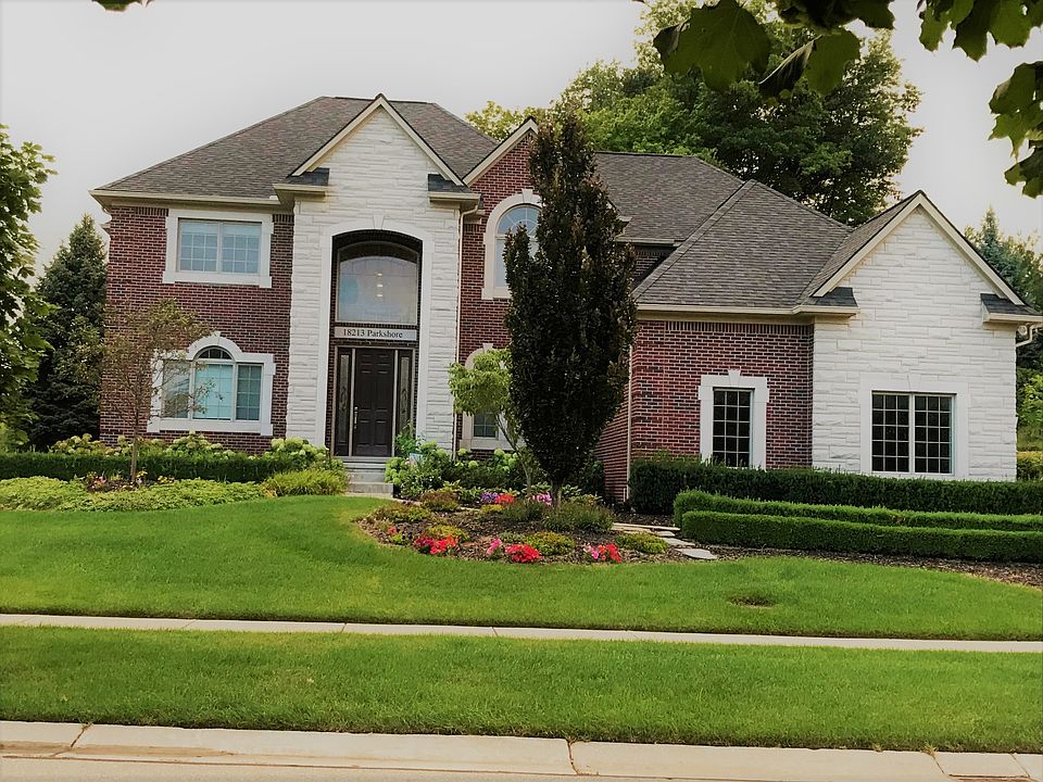 1st image of 18213 Parkshore Dr