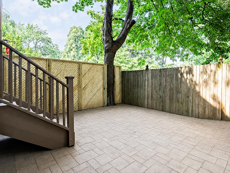 3 Lee Ave — Photo 39
