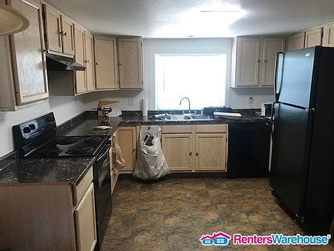 2nd image of 4212 E Fremont St