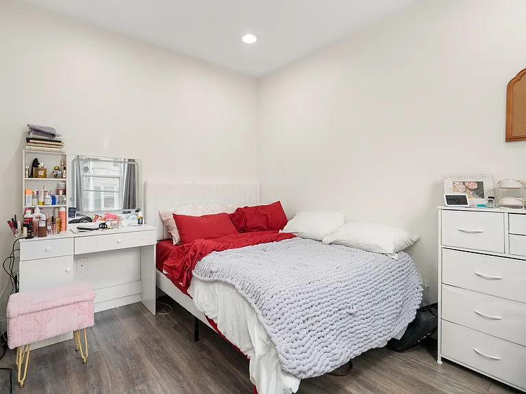 40 Morris St #2 — Photo 9
