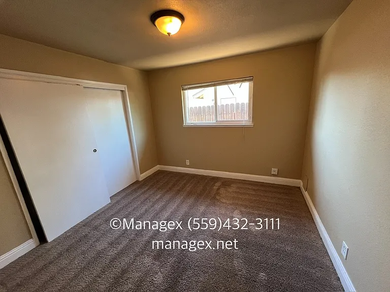 6104 N Fresno St #101 — Photo 9