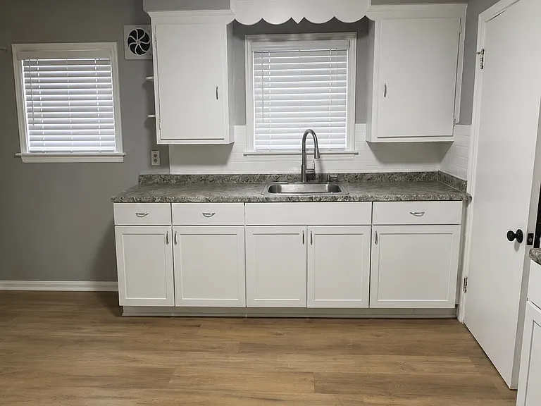 6405 London St — Photo 3