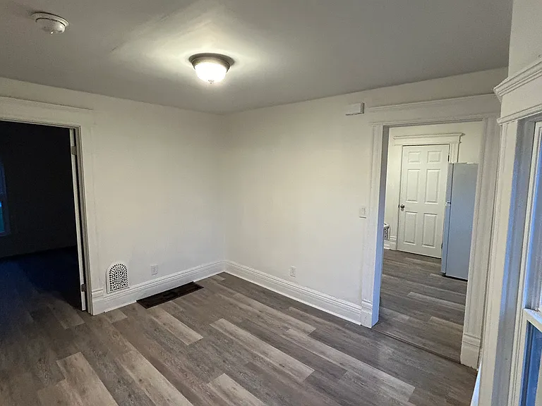 323 W Calthrop Ave #2 — Photo 19