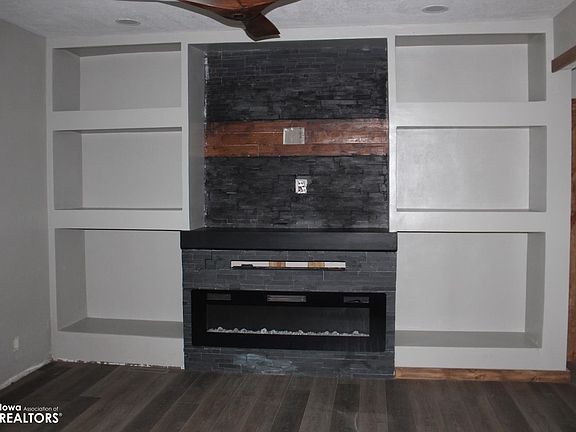 3rd image of 1013 Main Ave