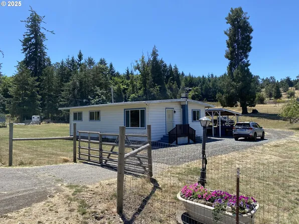 38222 Place Rd, Fall Creek, OR 97438