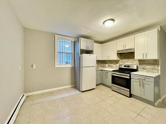 2nd image of 354 S 11th St #1A