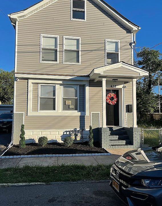 2nd image of 428 Steadman Pl