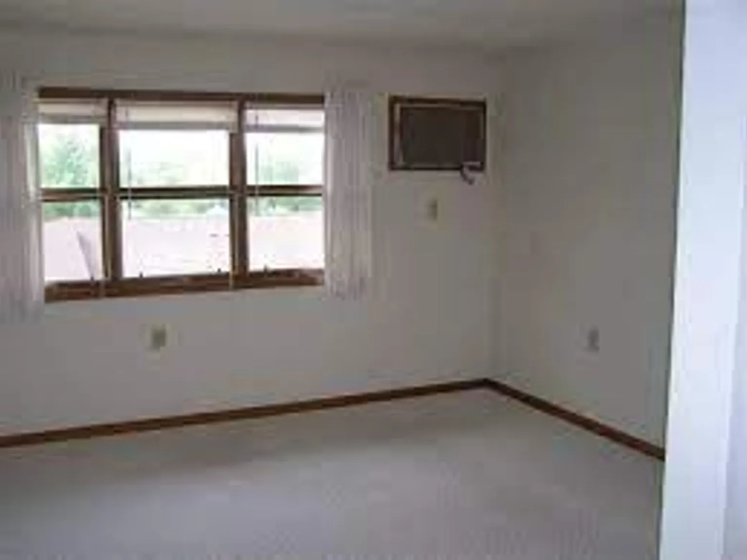 Cassville Heights Apartments — Photo 3
