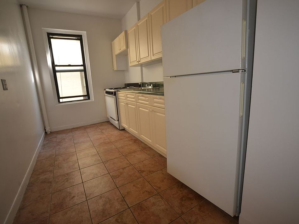 2nd image of 28-25 33rd St #33D