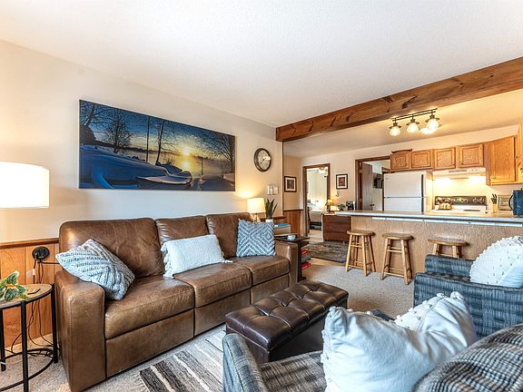 4th image of 48 Linderhof Golf Course Road #E-3