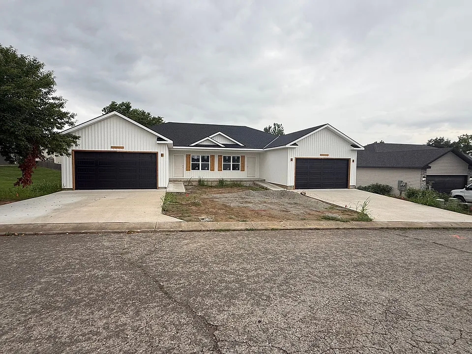 11680-11682 Ridgeway Ct
