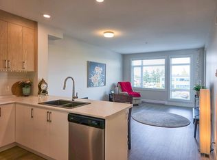 6544 Metral Dr #204, Nanaimo, BC V9T 2L8