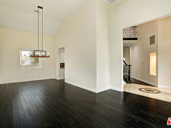 3rd image of 13254 Herrick Ave
