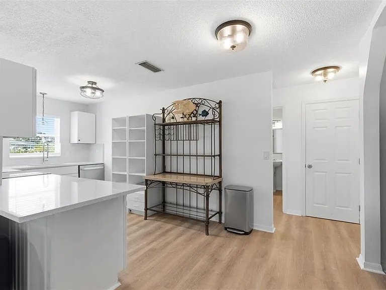 2227 Montclair Dr #1 — Photo 8