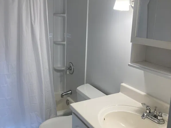 7 Ridgewood Ave, Gilford, NH 03249