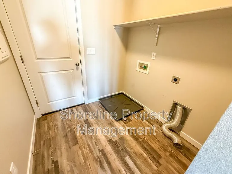 19304 Geneva Way — Photo 14