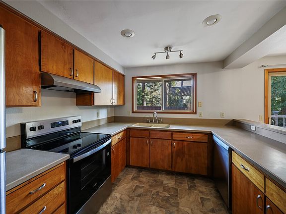 4th image of 368 NW Columbia Drive