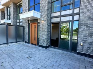 35 McMahon Dr #105, Toronto, ON M2K 0J4