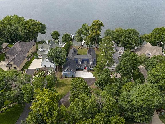 2nd image of 732 Old Beach Ln