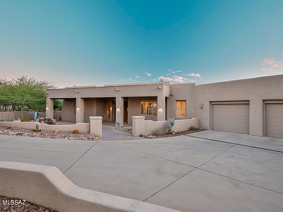3rd image of 1042 E Cave Canyon Pl