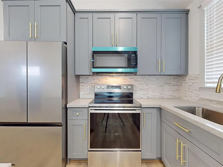 4305 Rogers St — Photo 3