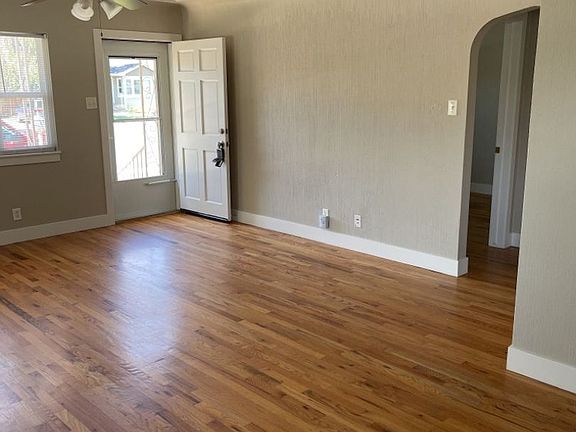 3rd image of 1012 34th Ave