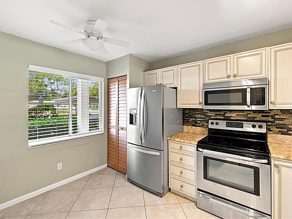 3rd image of 5980 Amherst Dr APT D104