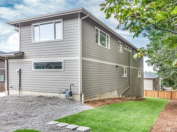 3rd image of 12825 83rd Avenue Ct E