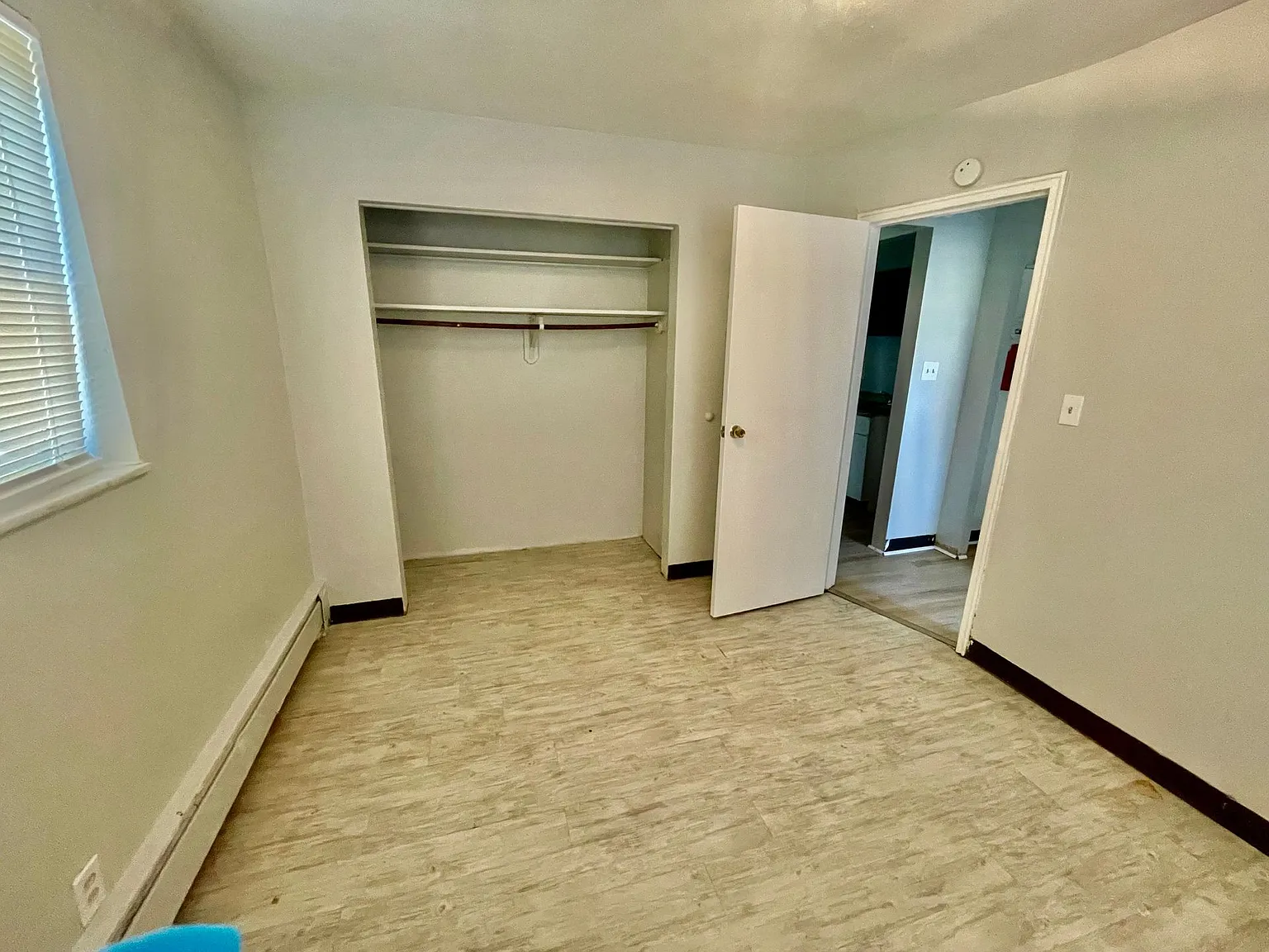 Glen Oaks Apartments — Photo 4