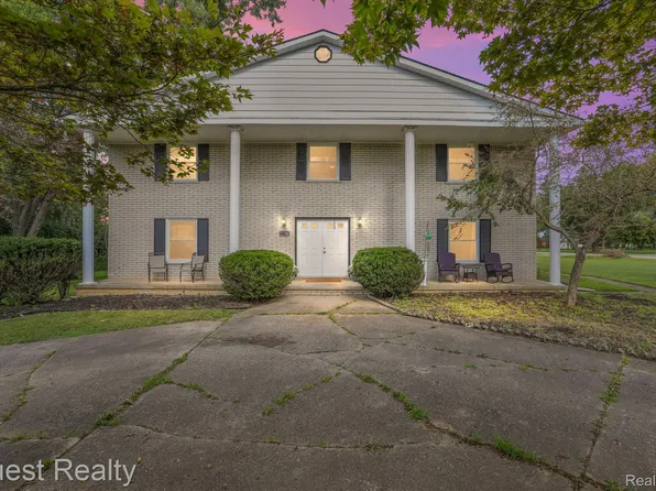 21700 Normandale St, Beverly Hills, MI 48025