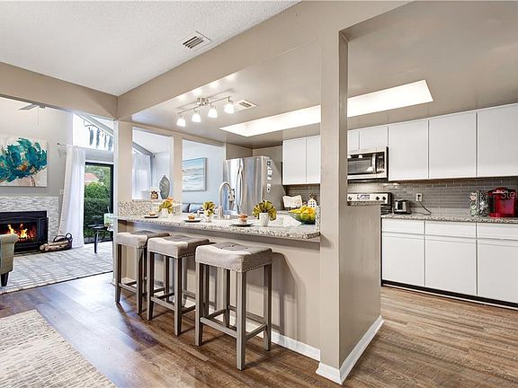 4th image of 1000 Winderley Pl Unit 10