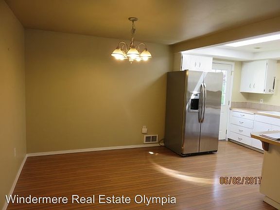 4th image of 1604 Susan Ct SE #2