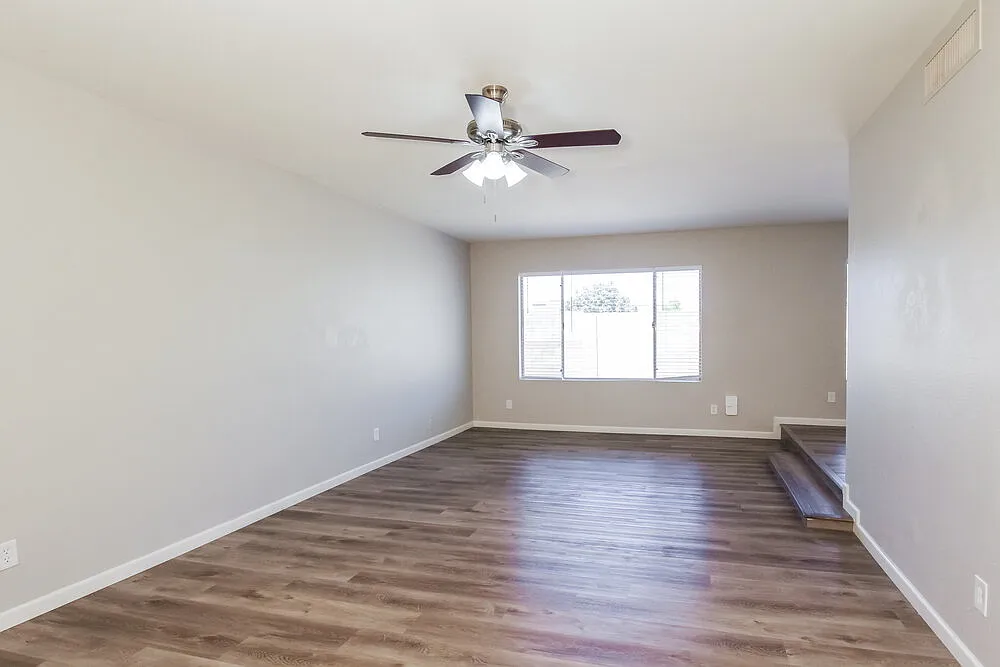 3 bed, 2.0 bath, 1674 sqft, $2,515 — Photo 4