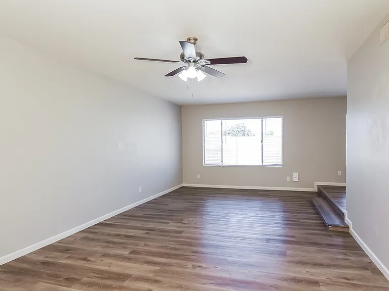 15028 N 40th Pl — Photo 4