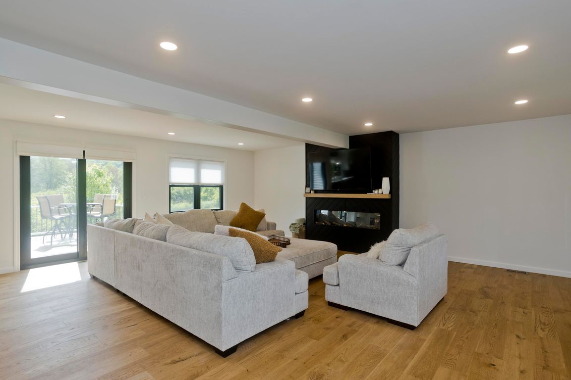 next background image