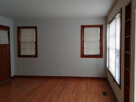 entrance/living room