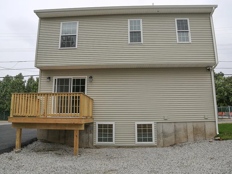 517 Admiral St — Photo 48