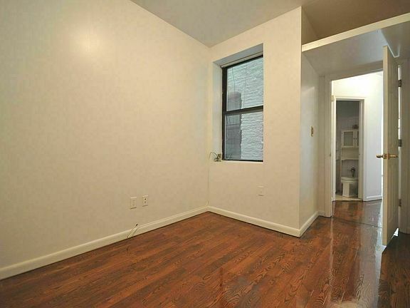 4th image of 422 Amsterdam Ave APT 2B