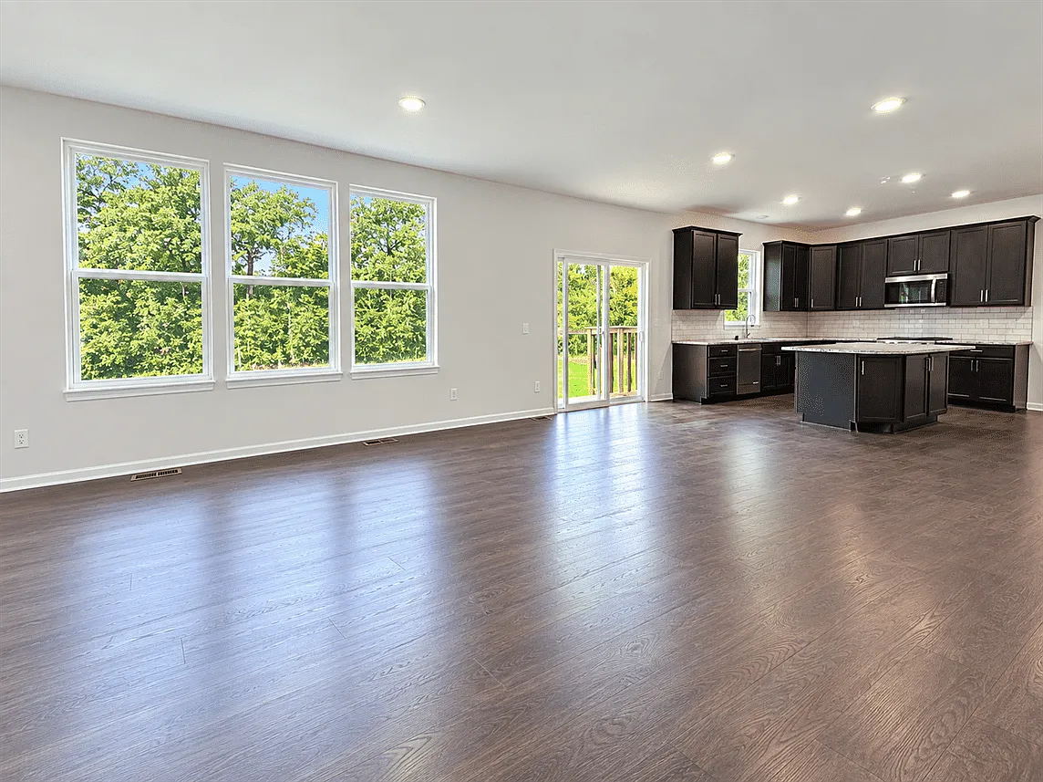 5 bed, 2621 sqft, $4,500 — Photo 4