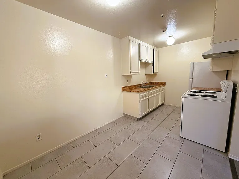 120-140 Buena Vida Ct — Photo 4