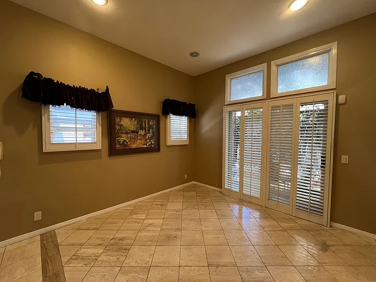 2433 Oneida St #1 — Photo 16