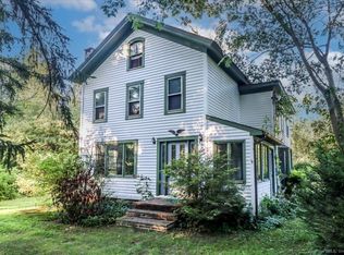 16 Farrell Rd, Newtown, CT 06470