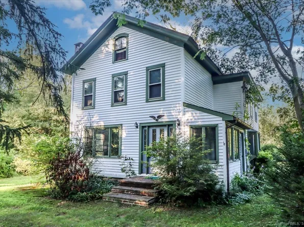 16 Farrell Road, Newtown, CT 06470