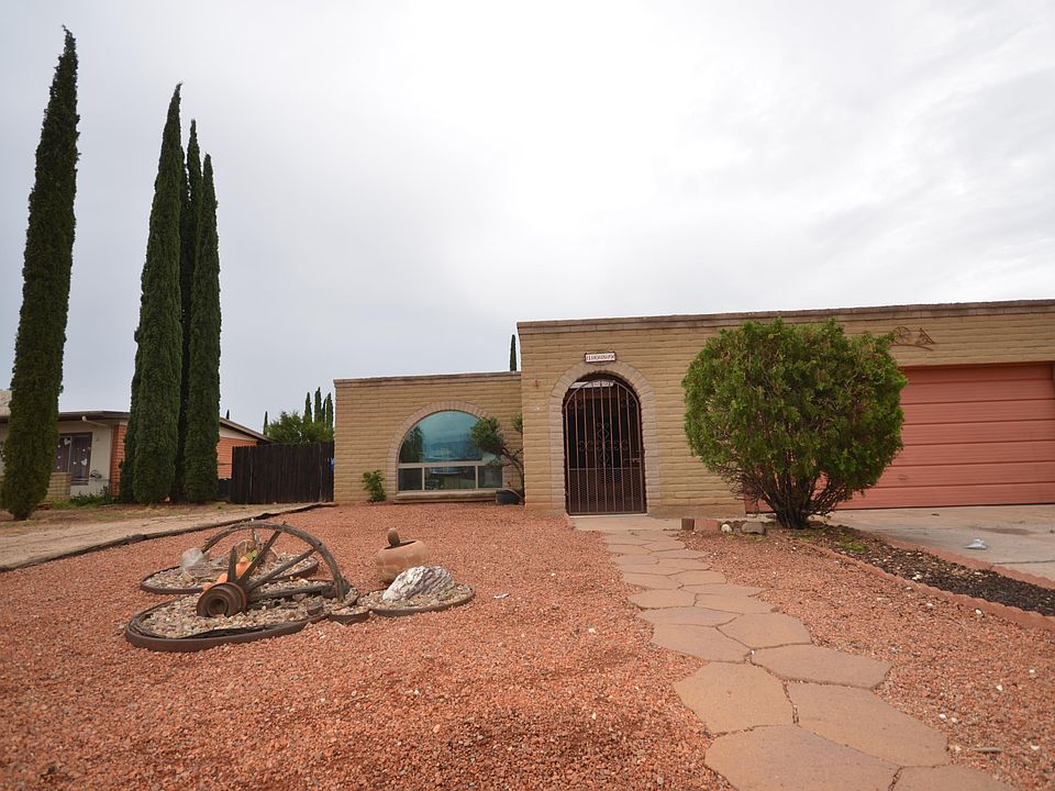 1st image of 1089 E Mesquite Dr