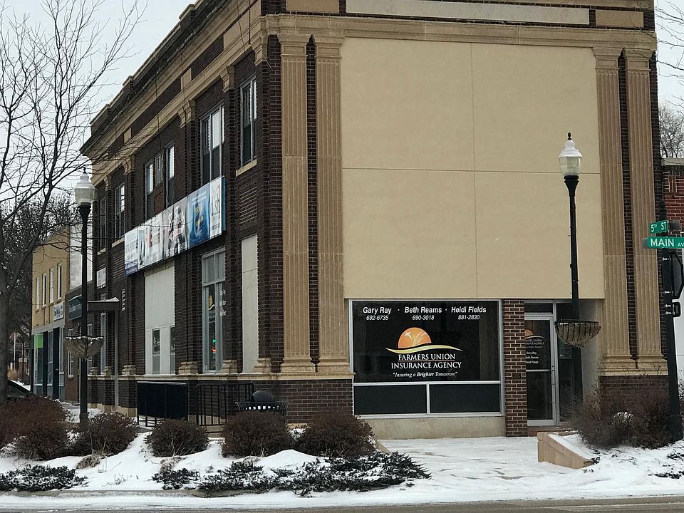 Main Street view of building...apartments upstairs.