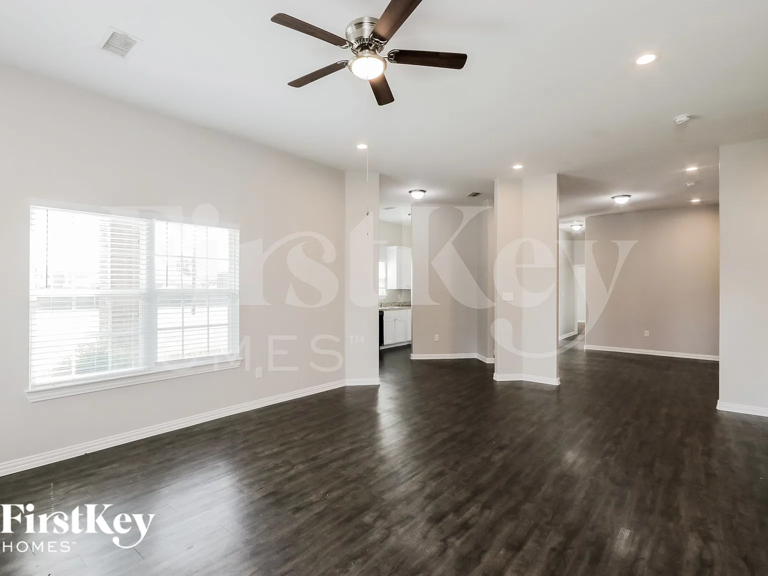 3 bed, 2.0 bath, 1883 sqft, $2,110 — Photo 4