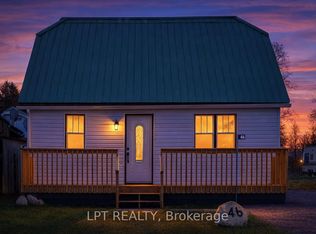 46 Young St, Hastings Highlands, ON K0L 2S0